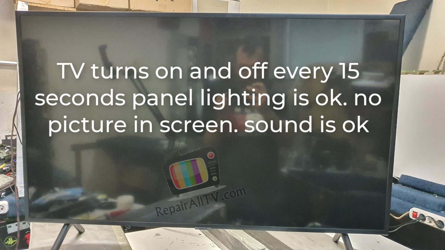 samsung ue43ru7172u TV turns on and off every 15 seconds